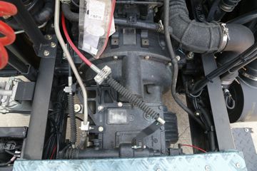 �������ó� ����п� 245���� 4X2�ۿ�ǣ����(�ٱ�3.909)(DFH4180B)ͼƬ