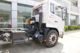 东风天锦&nbsp;牵引车底盘                                                图片