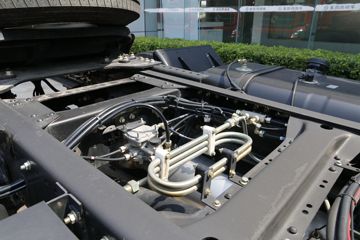 �������ó� ����п� 245���� 4X2�ۿ�ǣ����(�ٱ�3.909)(DFH4180B)ͼƬ