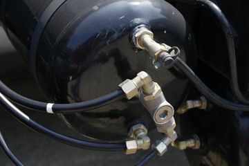 �������ó� ����п� 245���� 4X2�ۿ�ǣ����(�ٱ�3.909)(DFH4180B)ͼƬ