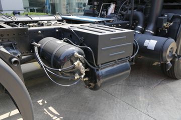 �������ó� ����п� 245���� 4X2�ۿ�ǣ����(�ٱ�3.909)(DFH4180B)ͼƬ