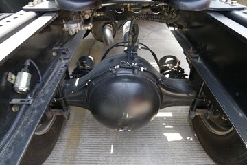 �������ó� ����п� 245���� 4X2�ۿ�ǣ����(�ٱ�3.909)(DFH4180B)ͼƬ