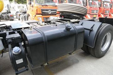 �������ó� ����п� 245���� 4X2�ۿ�ǣ����(�ٱ�3.909)(DFH4180B)ͼƬ