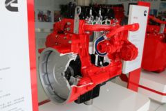 福田康明斯ISF3.8s5154 154马力 3.8L 国五 柴油发动机