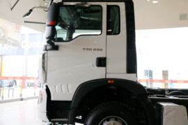 HOWO T7H&nbsp;载货车外观                                                图片