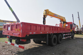 东风华神底盘&nbsp;随车吊外观图片