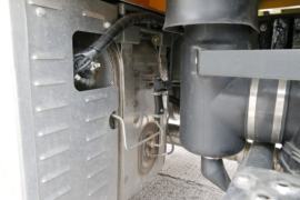 HOWO T5G&nbsp;清洗车底盘图片