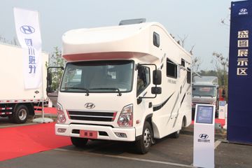 现代商用车 盛图 129马力 6米单排房车