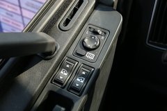 一汽解放 J6L中卡 质惠版 220马力 4X2 6.75米栏板载货车底盘(CA1180P62K1L4E5)