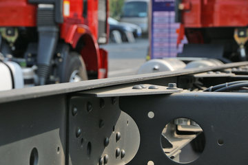 һ����� J6L�п� �ʻݰ� 220���� 4X2 6.75�������ػ�������(CA1180P62K1L4E5)ͼƬ