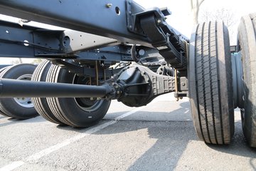 һ����� J6L�п� �ʻݰ� 220���� 4X2 6.75�������ػ�������(CA1180P62K1L4E5)ͼƬ