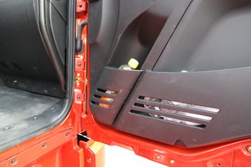 һ����� J6L�п� �ʻ۰� 180���� 4X2 6.75�������ػ���ͼƬ