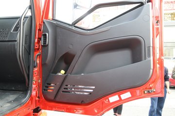 һ����� J6L�п� �ʻ۰� 180���� 4X2 6.75�������ػ���ͼƬ