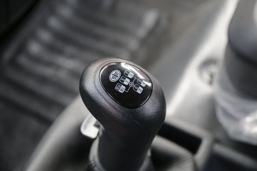 һ����� J6L�п� �ʻ۰� 180���� 4X2 6.75�������ػ���ͼƬ