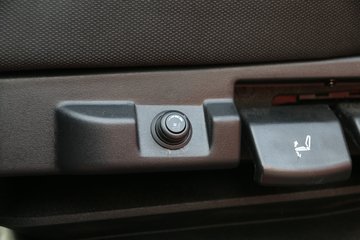 һ����� J6L�п� �ʻ۰� 180���� 4X2 6.75�������ػ���ͼƬ