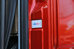 一汽解放 J6L中卡 质慧版 180马力 4X2 6.75米栏板载货车(CA1180P62K1L4E5)