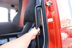 一汽解放 J6L中卡 质慧版 180马力 4X2 6.75米栏板载货车(CA1180P62K1L4E5)