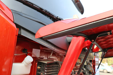 һ����� J6L�п� �ʻ۰� 180���� 4X2 6.75�������ػ���ͼƬ