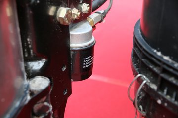 һ����� J6L�п� �ʻ۰� 180���� 4X2 6.75�������ػ���ͼƬ