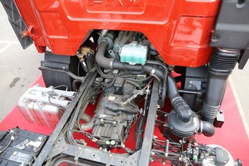 һ����� J6L�п� �ʻ۰� 180���� 4X2 6.75�������ػ���ͼƬ