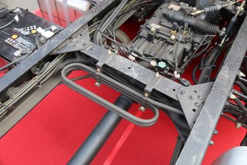 һ����� J6L�п� �ʻ۰� 180���� 4X2 6.75�������ػ���ͼƬ