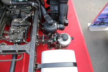 һ����� J6L�п� �ʻ۰� 180���� 4X2 6.75�������ػ���ͼƬ