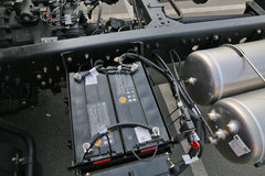 一汽解放 J6L中卡 质慧版 180马力 4X2 6.75米栏板载货车(CA1180P62K1L4E5)