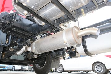 һ����� J6L�п� �ʻ۰� 180���� 4X2 6.75�������ػ���ͼƬ