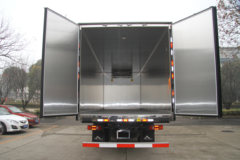 东风商用车 天龙 245马力 6X2 9.4米冷藏车(康飞牌)(KFT5256XLC52)