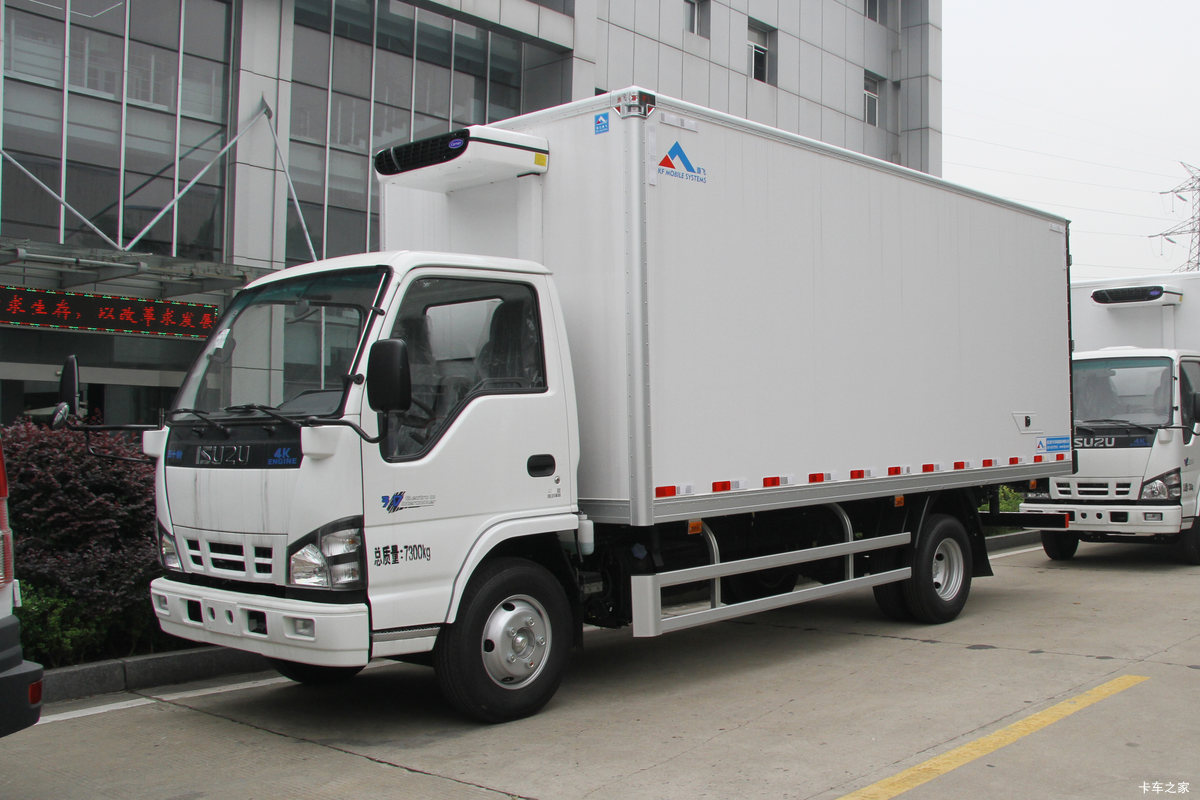 庆铃 五十铃KV600 130马力 4X2 5.05米冷藏车(康飞牌)