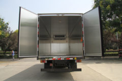 庆铃 五十铃700P 190马力 4X2 6.9米冷藏车(康飞牌)(KFT5103XLC51)