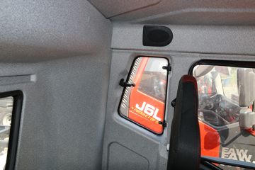 һ����� J6L�п� 2018�� �ʻݰ� 220���� 4X2 6.75�������ػ���(CA1180P62K1L4E5)ͼƬ