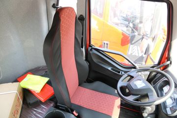 һ����� J6L�п� 2018�� �ʻݰ� 220���� 4X2 6.75�������ػ���(CA1180P62K1L4E5)ͼƬ