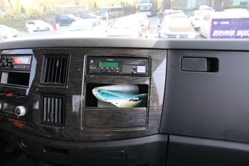 һ����� J6L�п� 2018�� �ʻݰ� 220���� 4X2 6.75�������ػ���(CA1180P62K1L4E5)ͼƬ