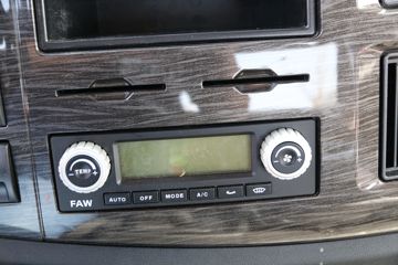 һ����� J6L�п� 2018�� �ʻݰ� 220���� 4X2 6.75�������ػ���(CA1180P62K1L4E5)ͼƬ