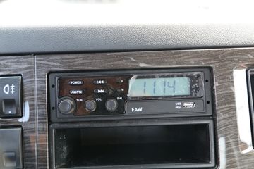 һ����� J6L�п� 2018�� �ʻݰ� 220���� 4X2 6.75�������ػ���(CA1180P62K1L4E5)ͼƬ