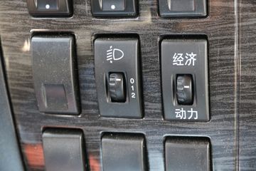 һ����� J6L�п� 2018�� �ʻݰ� 220���� 4X2 6.75�������ػ���(CA1180P62K1L4E5)ͼƬ