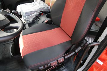 һ����� J6L�п� 2018�� �ʻݰ� 220���� 4X2 6.75�������ػ���(CA1180P62K1L4E5)ͼƬ