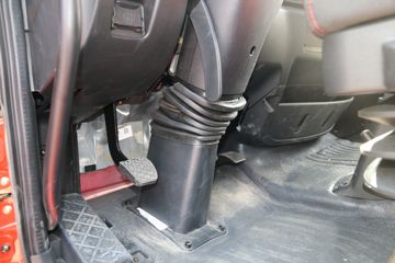 һ����� J6L�п� 2018�� �ʻݰ� 220���� 4X2 6.75�������ػ���(CA1180P62K1L4E5)ͼƬ