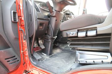 һ����� J6L�п� 2018�� �ʻݰ� 220���� 4X2 6.75�������ػ���(CA1180P62K1L4E5)ͼƬ