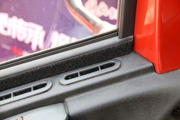 һ����� J6L�п� 2018�� �ʻݰ� 220���� 4X2 6.75�������ػ���(CA1180P62K1L4E5)ͼƬ