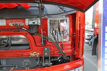 һ����� J6L�п� 2018�� �ʻݰ� 220���� 4X2 6.75�������ػ���(CA1180P62K1L4E5)ͼƬ