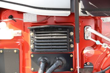 һ����� J6L�п� 2018�� �ʻݰ� 220���� 4X2 6.75�������ػ���(CA1180P62K1L4E5)ͼƬ