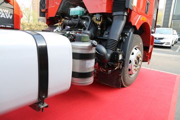 һ����� J6L�п� 2018�� �ʻݰ� 220���� 4X2 6.75�������ػ���(CA1180P62K1L4E5)ͼƬ