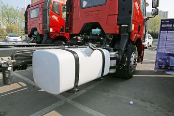 һ����� J6L�п� 2018�� �ʻݰ� 220���� 4X2 6.75�������ػ���(CA1180P62K1L4E5)ͼƬ