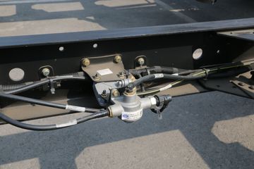 һ����� J6L�п� 2018�� �ʻݰ� 220���� 4X2 6.75�������ػ���(CA1180P62K1L4E5)ͼƬ