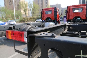 һ����� J6L�п� 2018�� �ʻݰ� 220���� 4X2 6.75�������ػ���(CA1180P62K1L4E5)ͼƬ