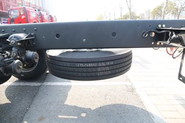 һ����� J6L�п� 2018�� �ʻݰ� 220���� 4X2 6.75�������ػ���(CA1180P62K1L4E5)ͼƬ