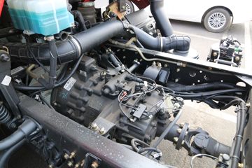 һ����� J6L�п� 2018�� �ʻݰ� 220���� 4X2 6.75�������ػ���(CA1180P62K1L4E5)ͼƬ