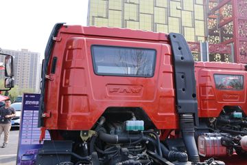 һ����� J6L�п� 2018�� �ʻݰ� 220���� 4X2 6.75�������ػ���(CA1180P62K1L4E5)ͼƬ